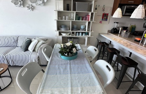 Marbella Apartment | Charming 2-bedroom apartment in front of the Beach with WiFi, AC, Pool, Jacuzzi