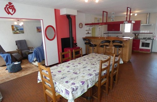 Notre-Dame-de-Monts House | Charming 2-Bed Home in Notre-Dame-de-Monts, 1km from Beach, Pet-Friendly, with Garden & Terraces