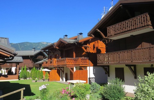 Les Houches Apartment | Charming 2-Room Cabin Apartment for 6 in Quiet Location, Les Houches