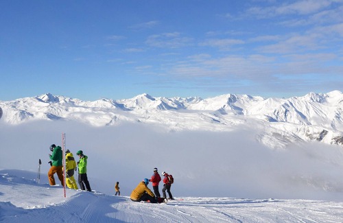 Meribel-Mottaret Apartment | Charming 2-Room Cabin Ski-In/Ski-Out, Near Shops, Sleeps 6