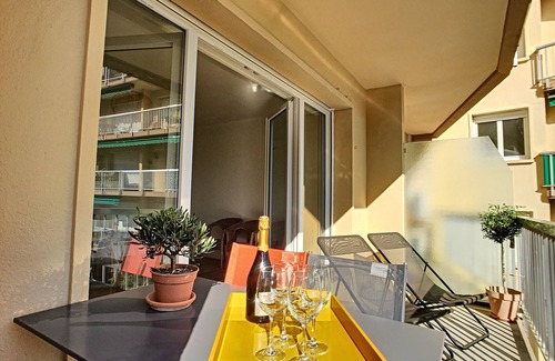 Antibes Old Town Apartment | Charming 2 rooms - 100m to the sea - Flex Cancel