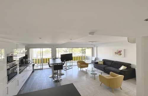 California - Pezou Apartment | Charming 2 rooms 52M2, Spacious Bright and Comfortable, (near Martinez beach)