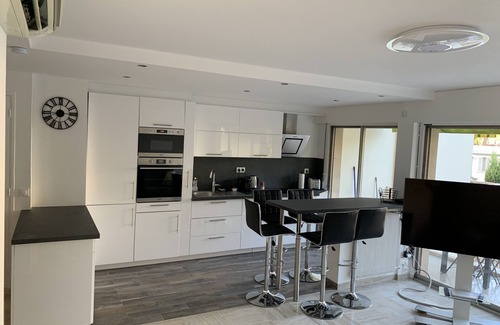 California - Pezou Apartment | Charming 2 rooms 52M2, Spacious Bright and Comfortable, (near Martinez beach)