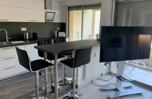 California - Pezou Apartment | Charming 2 rooms 52M2, Spacious Bright and Comfortable, (near Martinez beach)