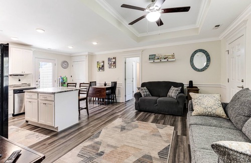 Boiling Spring Lakes House | Charming 2B, 2Bth Home In Boiling Spring Lakes, Mins from Southport and Oak Island