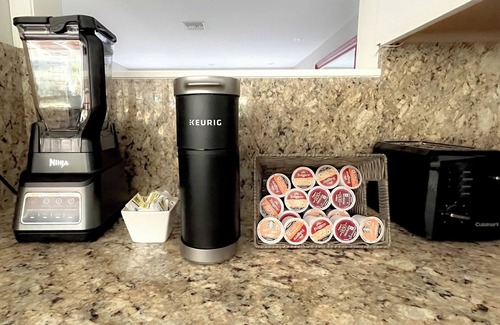 Wilton Manors Villa | Charming 2B Villa with Pool 5m Beach DTFTL