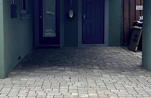 Wilton Manors Villa | Charming 2B Villa with Pool 5m Beach DTFTL