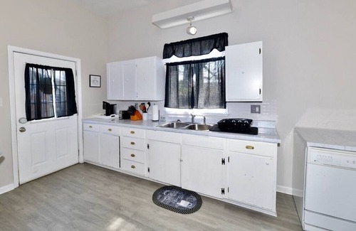 Babe Denny House | Charming 2BD/1BA Home Close to Downtown Indy - Ideal for Groups & Business Trips