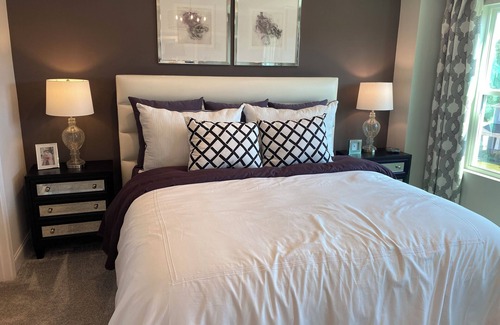 Glendale Apartment | Charming 2bd 2bth apartment with AC WIFI walking distance Glendale Galleria