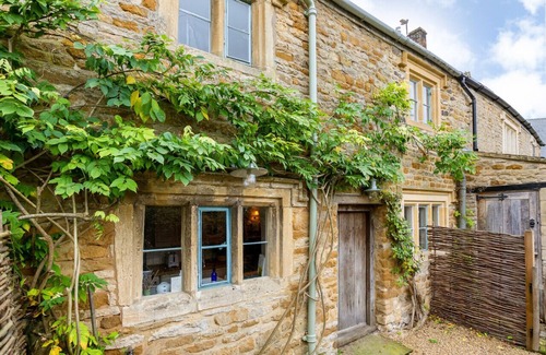 Kingham House | Charming 2BD Cottage in the Heart of Kingham