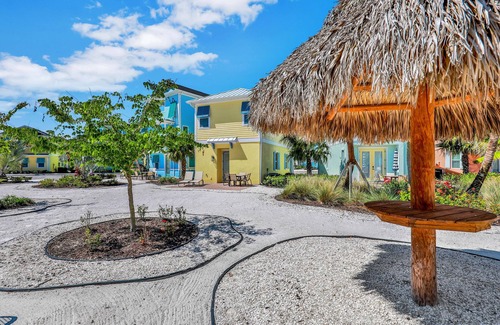 West Kissimmee Cottage | Charming 2BD Cottage near Hotel & Disney