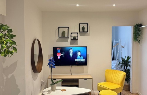 Bromley South Apartment | Charming 2BD Flat Excellent Location