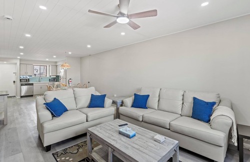 Seaside Heights Apartment | Charming 2bedroom ocean view beach front condo in Seaside Hts w pool, AC, WiFi