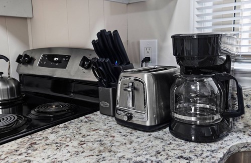 Durham Apartment | Charming 2BR 1BA Apt w/In Unit Washer & Dryer Near Duke, Downtown Durham & RTP