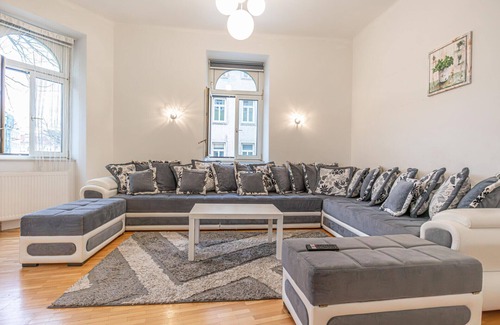Penzing Apartment | Charming 2BR+1LR - Near Villa Gustav Klimt