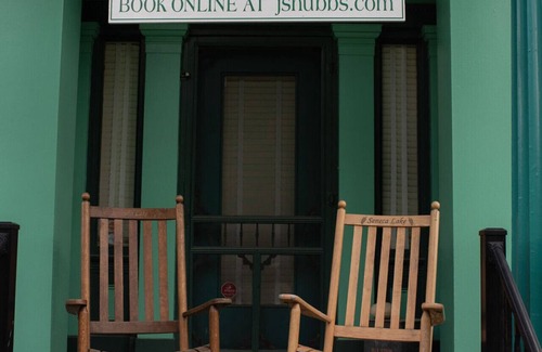 Hammondsport Condo | Charming 2BR/2BA getaway steps from Keuka Lake, wine trail & Village Square
