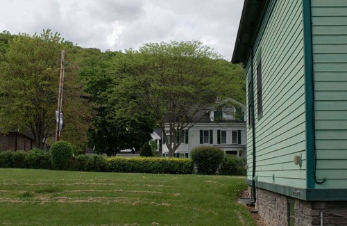 Hammondsport Condo | Charming 2BR/2BA getaway steps from Keuka Lake, wine trail & Village Square