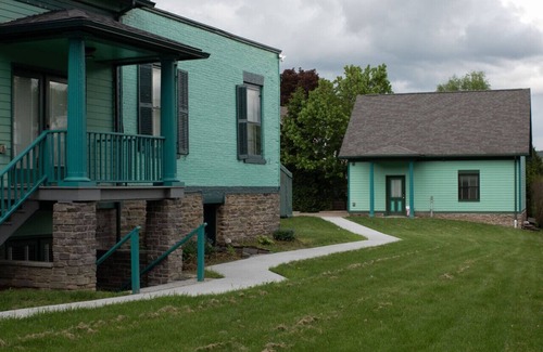 Hammondsport Condo | Charming 2BR/2BA getaway steps from Keuka Lake, wine trail & Village Square