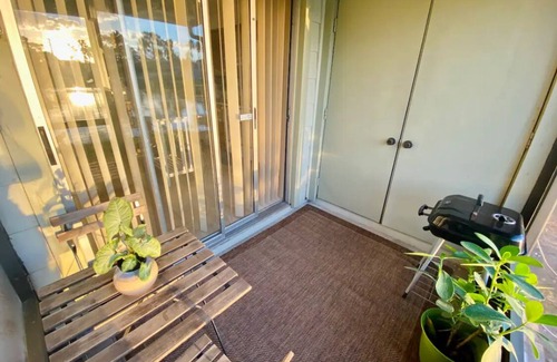Villas at Shadow Bay House | Charming 2BR/2BA Townhome with Patio near Disney