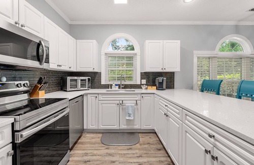 Myrtle Beach Apartment | Charming 2BR apartment w/WiFi, Patio & Pools