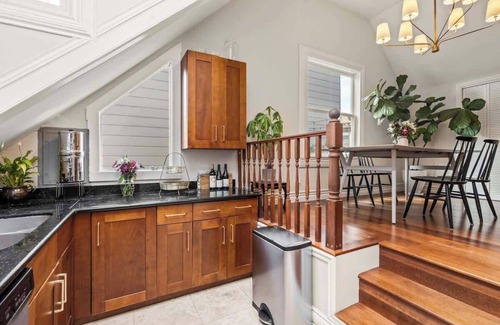 Lower Haight Apartment | Charming 2BR Apt - San Francisco