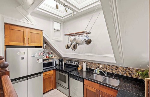 Lower Haight Apartment | Charming 2BR Apt - San Francisco
