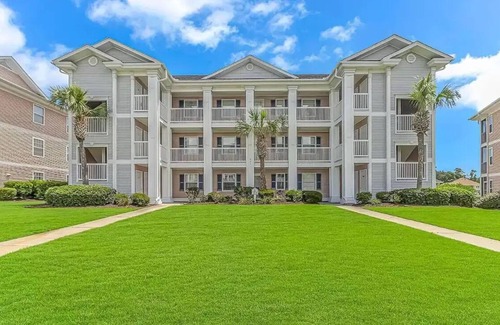 Carolina Forest Condo | Charming 2BR Condo w/Pools, Hot Tub & Waterway Views Near Myrtle Bch Attractions