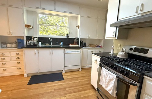 Fair Oaks House | Charming 2BR house/Near Stanford/Meta