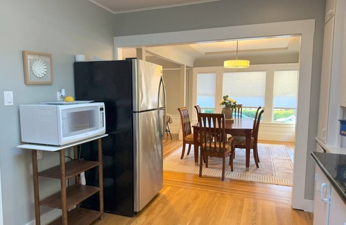 Fair Oaks House | Charming 2BR house/Near Stanford/Meta