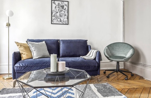Quartier de la Folie-Mericourt Apartment | Charming 2BR in the Heart of Le Marais
