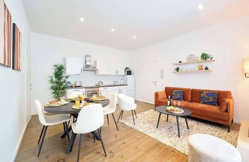 European Quarter Apartment | Charming 2BR near EU in Grand Place