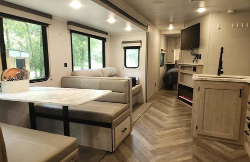 Keystone Heights House | Charming 2BR RV w/AC, Near Lakes & Parks — Perfect for Families