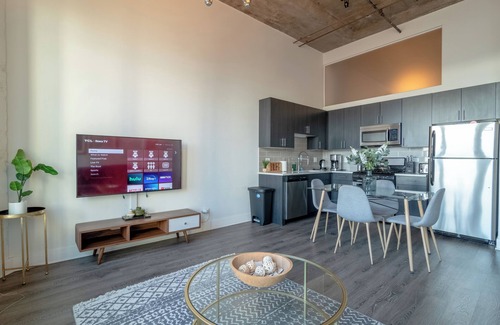 Prairie District Hotel | Charming 2BR Unit Near McCormick & Millennium Park