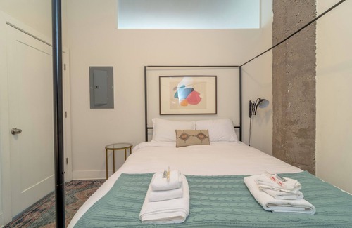 Prairie District Hotel | Charming 2BR Unit Near McCormick & Millennium Park