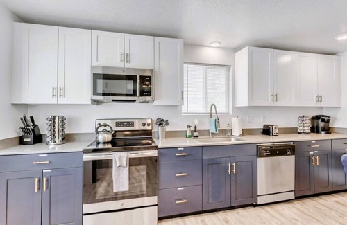 Sugar House Apartment | Charming 2BR with King and Queen Beds, Near Downtown SLC and Local Attractions