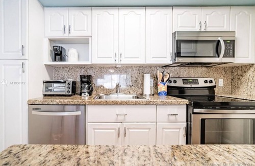 Key Biscayne Apartment | Charming 2br with BEACH ACCESS and full amenities