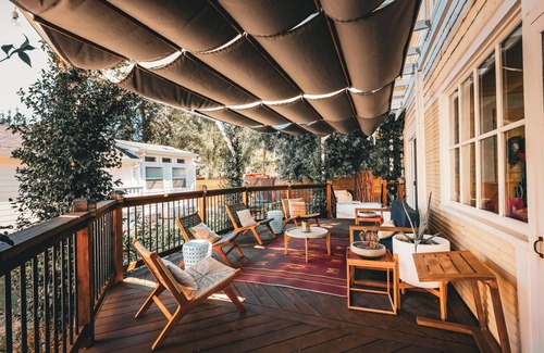 Calistoga House | Charming 3/1 in Calistoga with Huge Entertaining Space