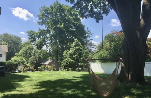 Norwalk House | Charming 3 BD/2.5 BA with Fenced Yard and Solarium, 2 Mi to Calf Pasture Beach!