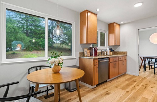Santa Rosa Apartment | Charming 3 BD Retreat - Spa, EV Charger, Views