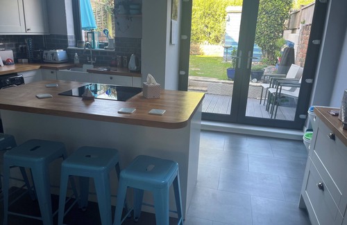 Southville Apartment | Charming 3 BDR House Private Garden Bristol