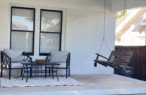 North Hi Mount House | Charming 3-bdrm , 2 bath, walk to Dickies Arena, Will Rogers, Museum or Omni
