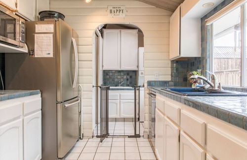 Stinson Beach House | Charming 3 bdrm house, 100 yards from beach. Best in town! Read the reviews!