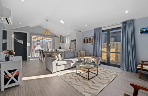 Lake Hayes Apartment | Charming 3-bedroom apartment with AC, WiFi in delightful Lake Hayes Estate