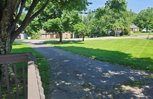 Groesbeck House | Charming 3-bed/2-bath home w parking central to Downtown and Spooky Nook Sports