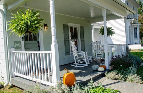 Gordonsville House | Charming 3-Bed Cottage on Main Street in Historic Gordonsville