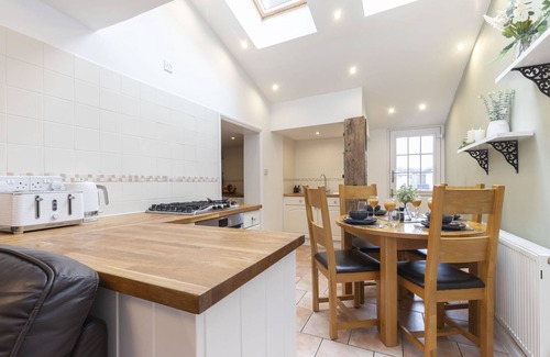 Stroud Cottage | Charming 3-Bed Cottage in Central Stroud