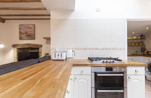 Stroud Cottage | Charming 3-Bed Cottage in Central Stroud