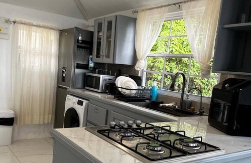 Lance aux Epines House | Charming 3-bedroom apartment in delightful Lance aux Epines with WiFi, AC
