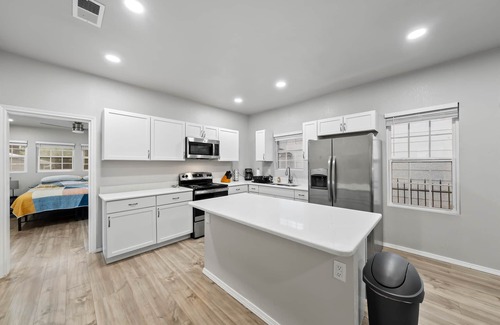 Highland Park House | Charming 3 Bed Home in the Heart of San Antonio