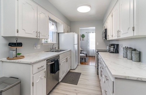 Saginaw House | Charming 3-bed retreat perfect for family, friends, or romantic getaways. 48603